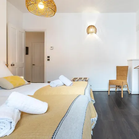 Design, Grand Et Confortable - Ty Gwellan